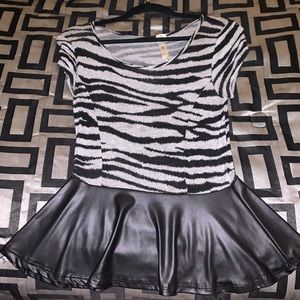 Grey Zebra Patterned Peplum Top 🤍